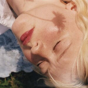 Maisie Peters – Florescence